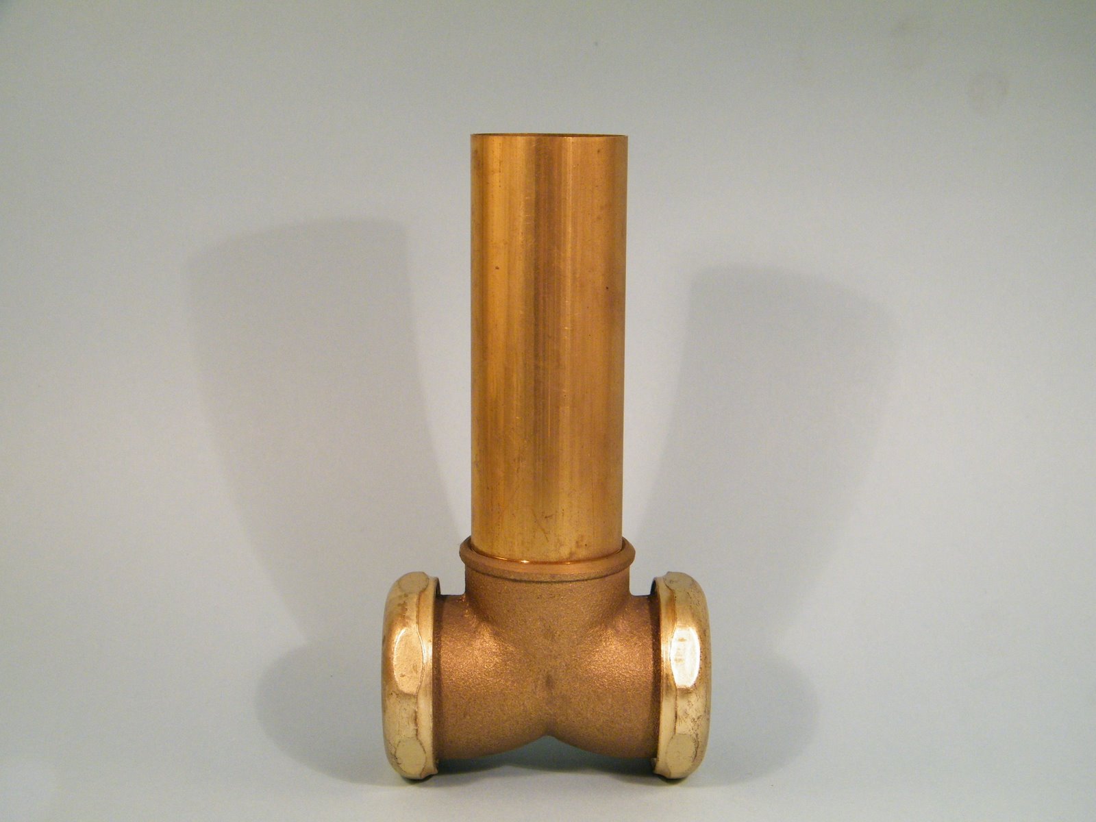 CENTER OUTLET TEE W/BAFFLE 1-1/2&quot; ROUGH BRASS