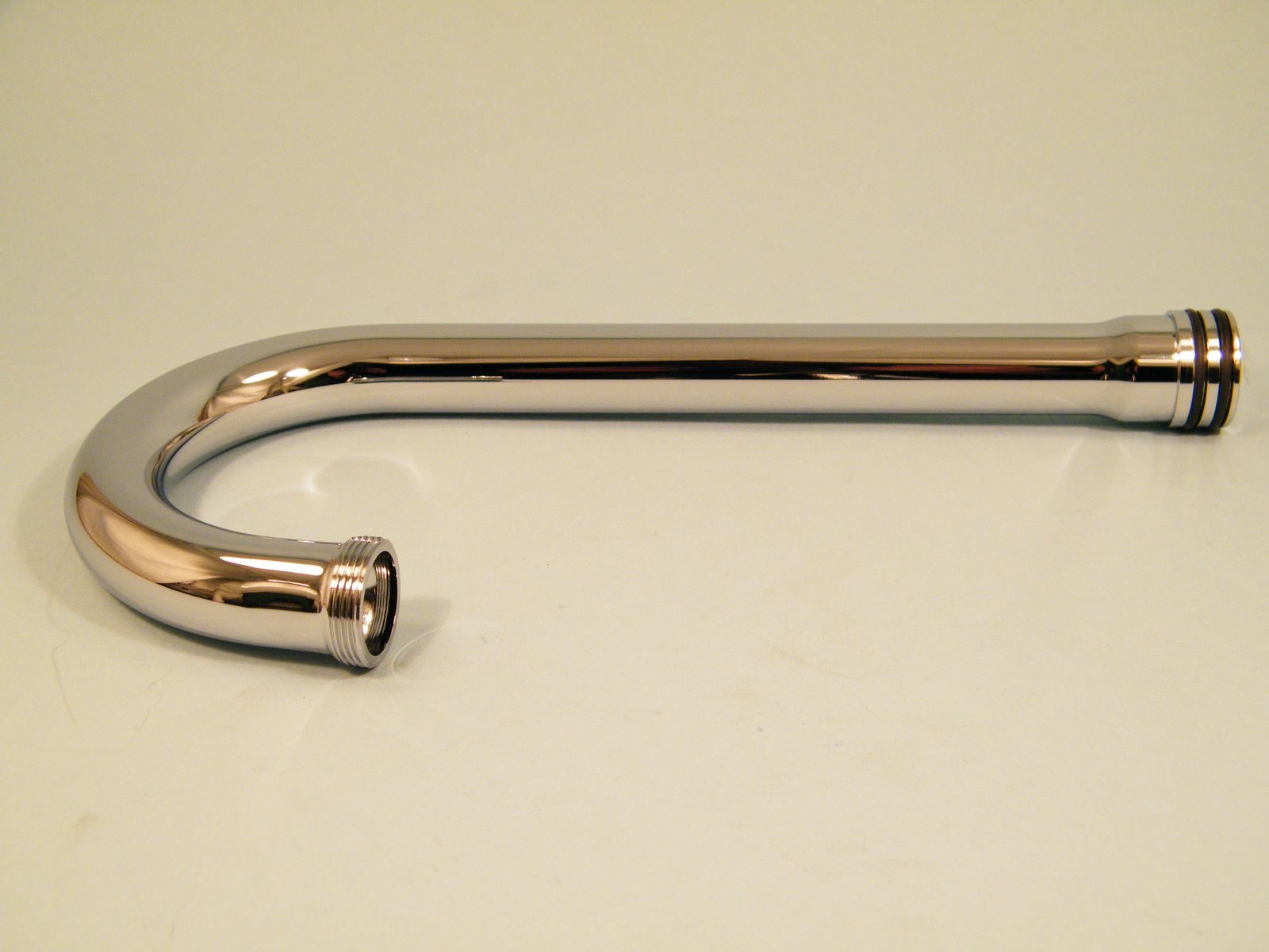 CHICAGO 3-1/2&quot; RIDGID/SWING GOOSENECK SPOUT L/AERATOR