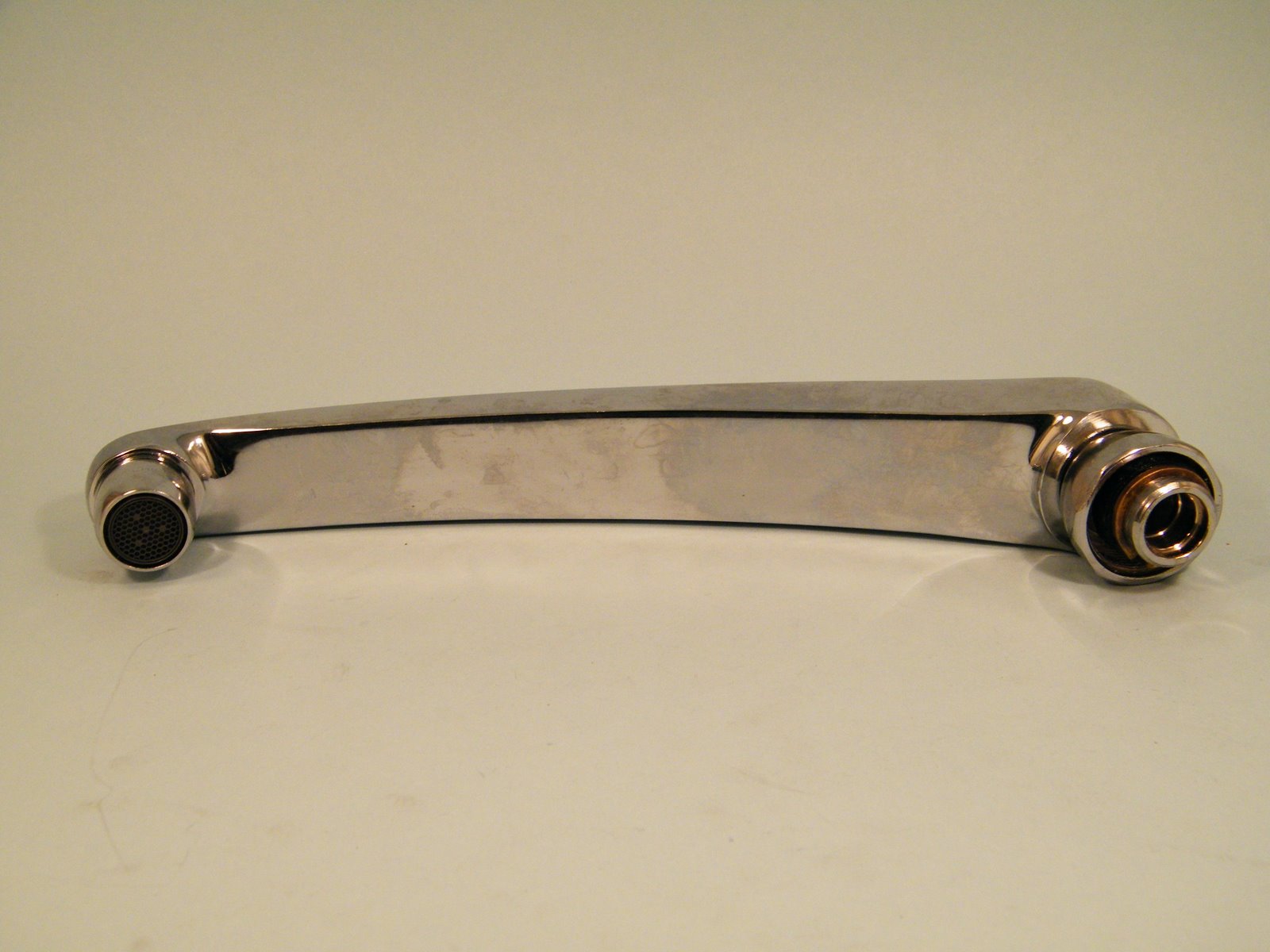 CHICAGO 8" CAST SWING SPOUT